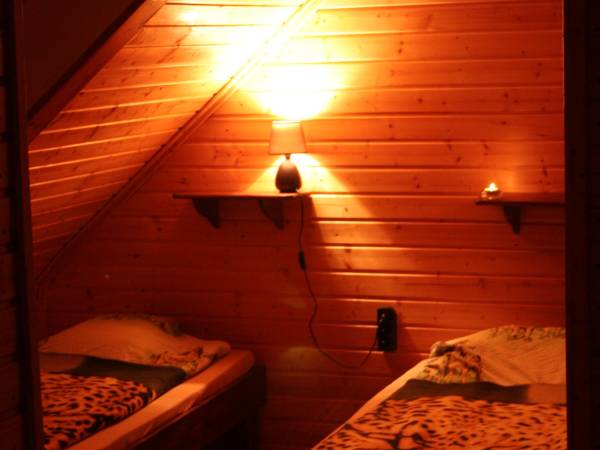 Baśniowe Chaty Hobbitów w Ośrodku Jeździeckim Skręt