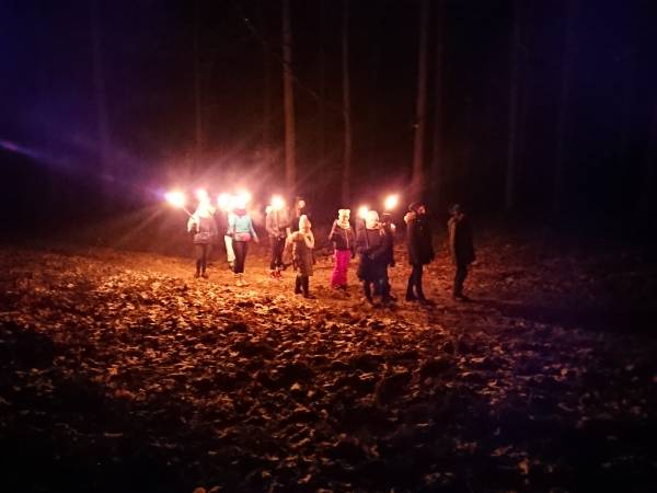 Baśniowe Chaty Hobbitów w Ośrodku Jeździeckim Skręt