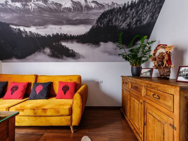 Apartament Czteroosobowy z 1 lub 2 łóżkami z sofą, łazienką i balkonem