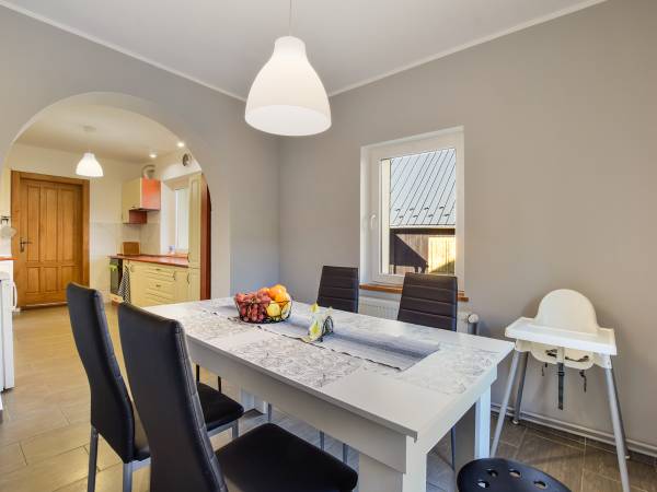 jadalnia - parter apartament 5 osobowy