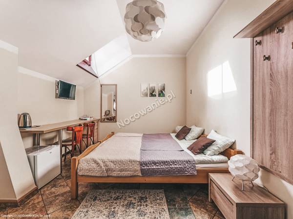 POKÓJ NR 5 (2/3-os)