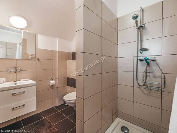 POKÓJ NR 7 (2/3-os)