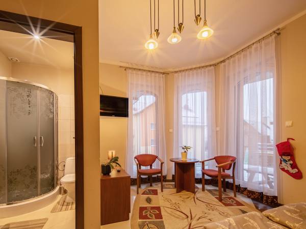 Pokój Nr 8 z wyjściem na taras