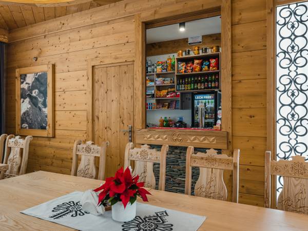 Barek z piwem i słodyczami