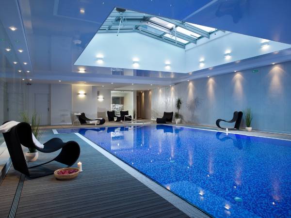 Live & Travel Apartments