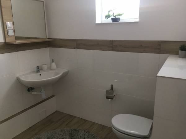 Łazienka do pokoju rodzinnego