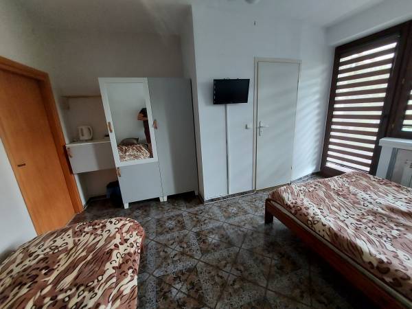 wnętrze pokoju 3-osobowego