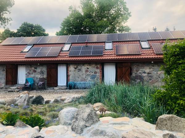 Oddzielne wejścia z podwórka do każdego pokoju