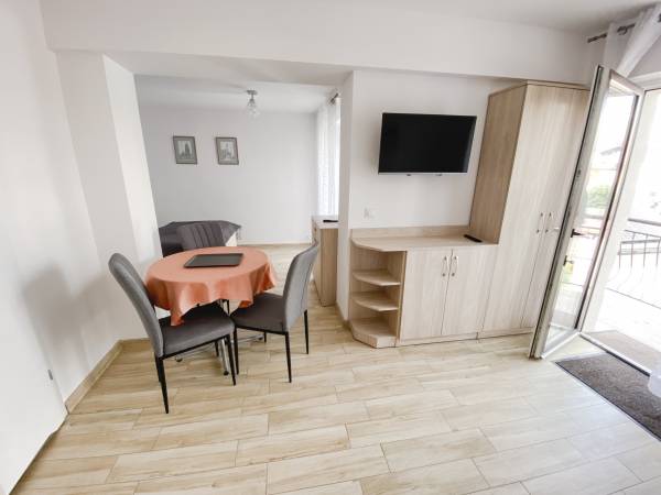 Nr 1P,3os.z aneksem i balkonem