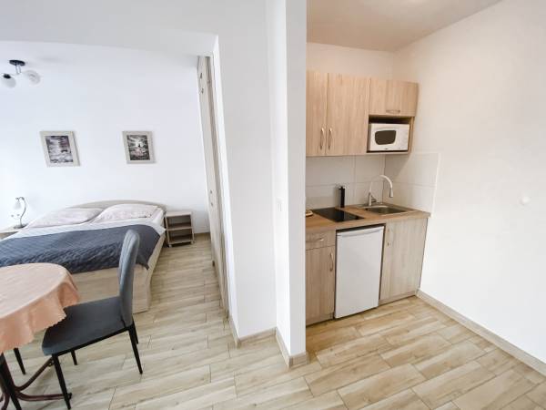 Nr 2P,3 osobowy z aneksem na I pietrze