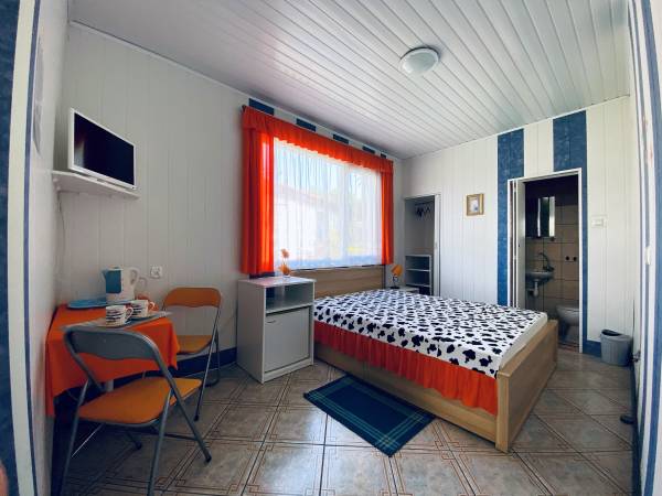 Pokój 2-os nr 9 na parterze z oddzielnym wejściem