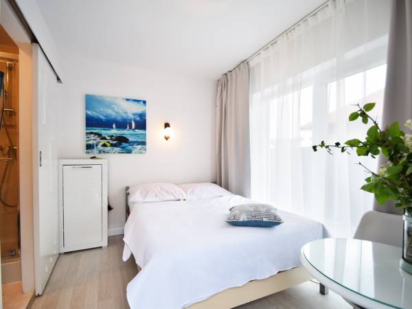 nr 3 mały 2 osob. z łazienką i aneksem