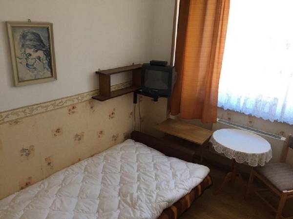 Pokój 1-osobowy z łazienką.