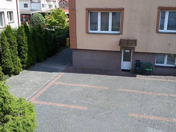 Miejsce postojowe dla samochodu.