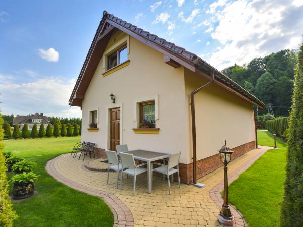 DOMEK NAD SANEM BIESZCZADY