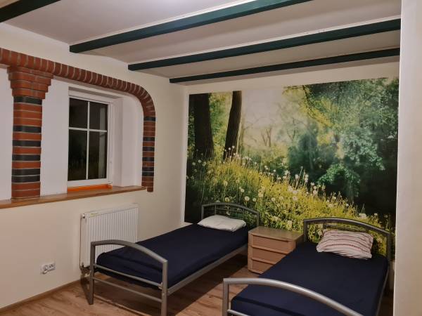 Jeden z pokoi - Za lasem