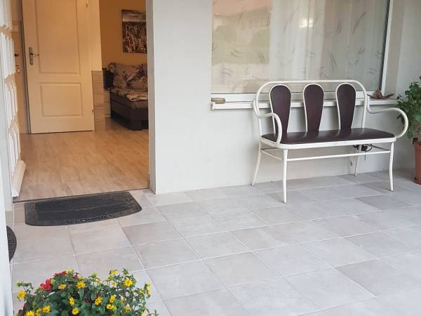 wejście do pokoju nr.8