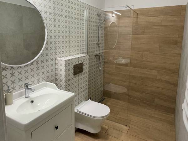 łazienka -pokój 4-5 osobowym