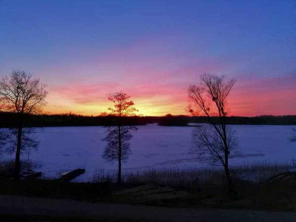 Dom w Kretowinach nad jeziorem Narie