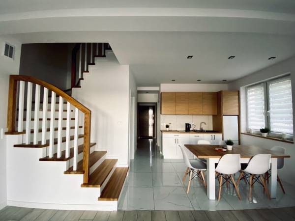 Dom w Kretowinach nad jeziorem Narie