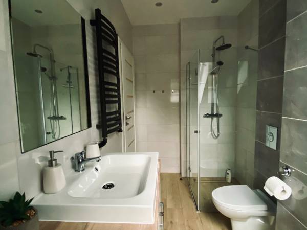 Dom w Kretowinach nad jeziorem Narie