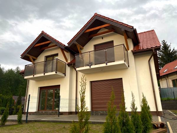 Dom w Kretowinach nad jeziorem Narie