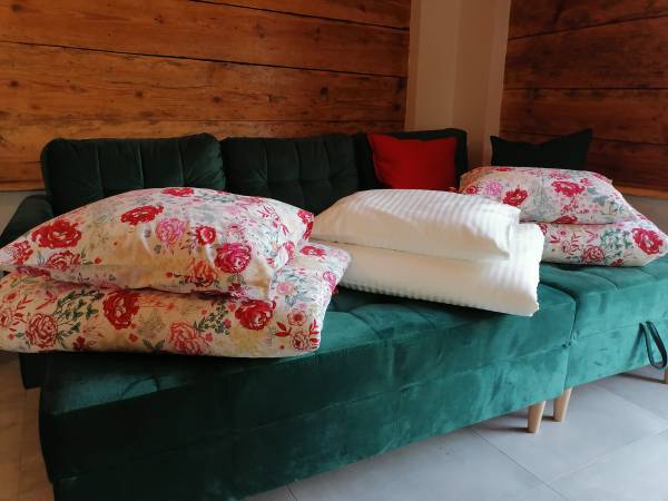 Pościel biała czy w kwiaty?