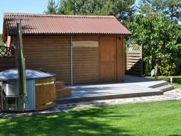 sauna i gorącą beczka