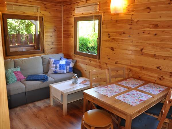 wnętrze domku 6 osobowego 