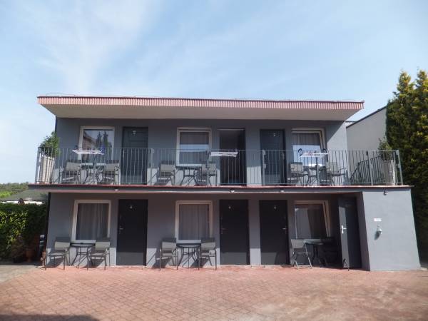 Pawilon z pokojami 2 i 3 osobowymi