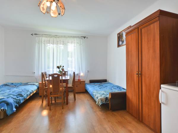 Pokój 4 os z łazienką studio parter domu