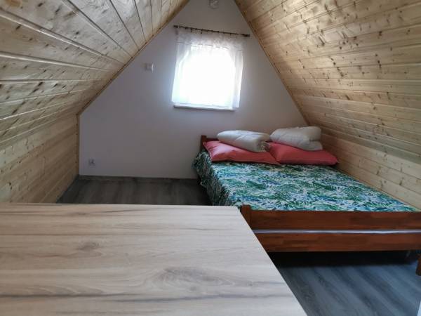 (7) pokój 6 osobowy