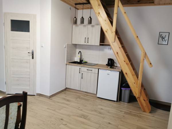 (7) pokój 6 osobowy