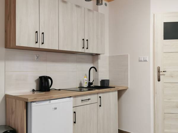 (8) pokój 5 osobowy