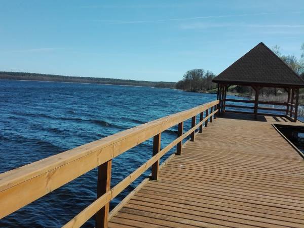 Plaża gminna z pomostem w odległości 450 m