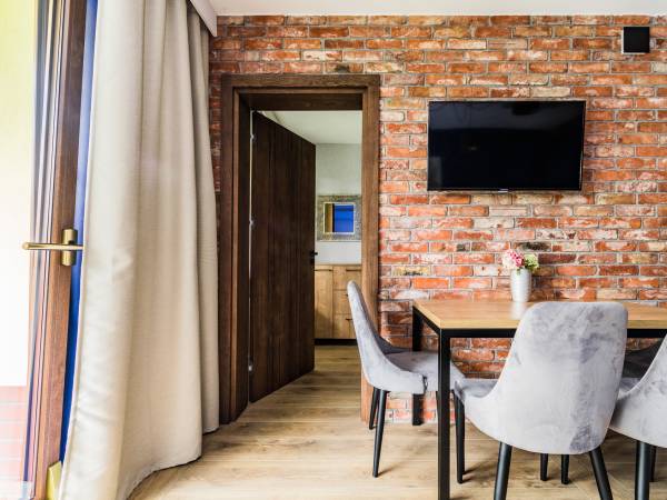 Gajówka - Całoroczne Pokoje i Apartamenty