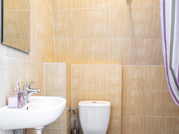 Łazienka - pokój pojedyncze łóżka