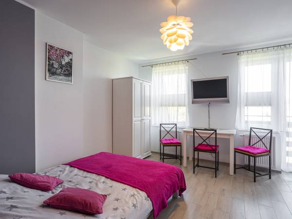 Pokój 3-4 osobowy - różowy