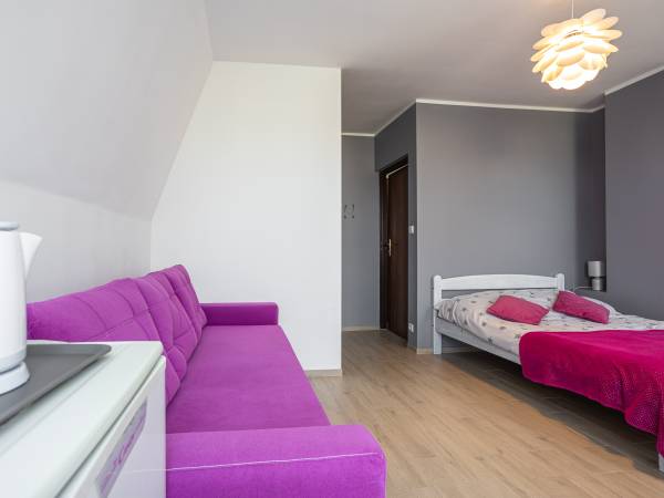 Pokój 3-4 osobowy różowy