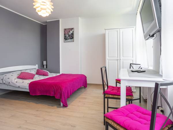 Pokój 3-4 osobowy różowy