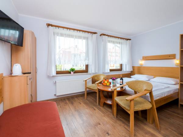 pokój dwuosobowy z dostawką