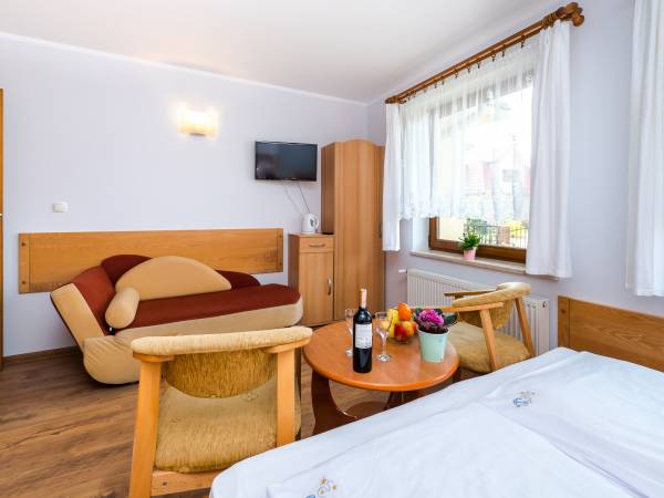 pokój dwuosobowy z dostawką