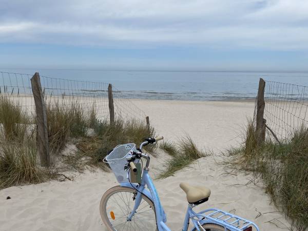 Plaża w kierunku Dźwirzyna