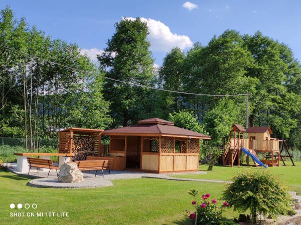 Altana z miejscem na ognisko/grilla