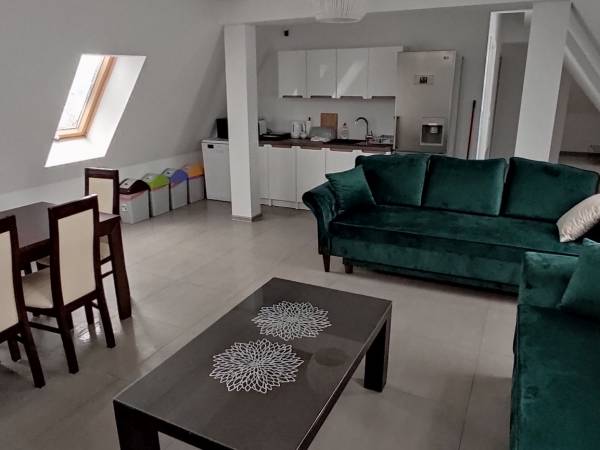 APARTAMENT 8-OSOBOWY