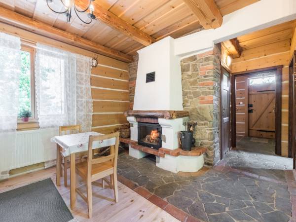 Domek Drewniany Z Kominkiem