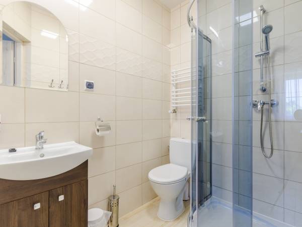 (5) pokój 4 osobowy 