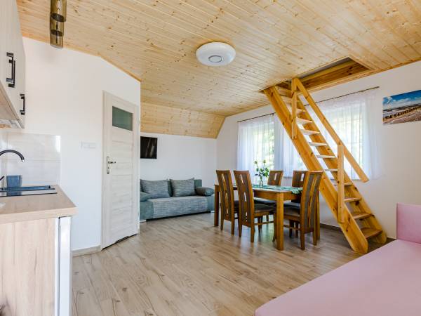 (8) pokój 5 osobowy 