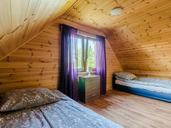 SYPIALNIA NR 2 W DOMKU PIĘTROWYM