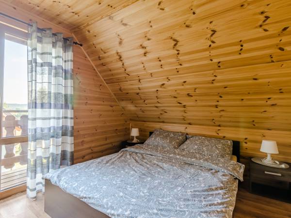 SYPIALNIA NR I W DOMKU PIĘTROWYM